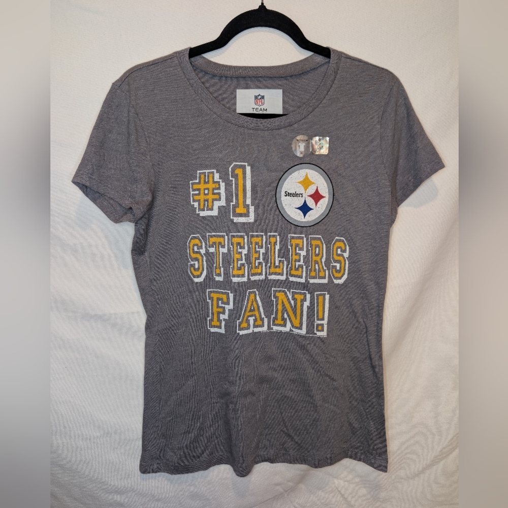 🖤💛 NFL Pittsburgh Steelers “#1 Fan” Women’s T-Shirt – Size M | New with Sticke